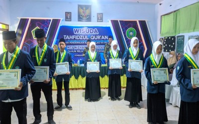 WISUDA TAHFIDZUL QUR'AN  DAN PENERIMAAN RAPOR PESERTA DIDIK KELAS VII-VIII  MTs NIZHAMIYAH PLOSO  TAHUN PELAJARAN 2023/2024