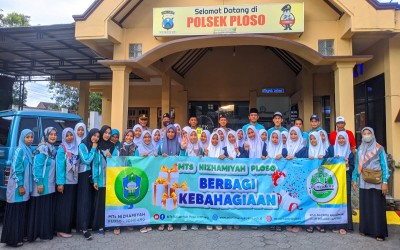 MTs Nizhamiyah Ploso Berbagi Kebahagiaan Berbagi Ta'jil