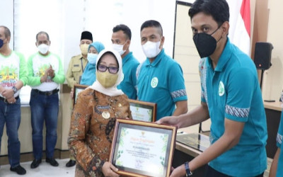 Penerimaan Penghargaan Madrasah Adiwiyata Kabupaten Jombang